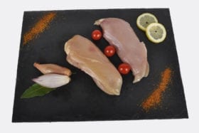 filet poulet fermier des Landes : un petit goût de liberté. Issu d'une souche de poulet ancestrale dite"la souche cou nu":une chair rustique à croissance lente et inchangée depuis plus de 50 ans.