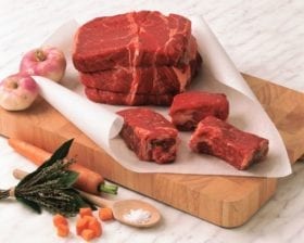Le boeuf bourguignons est une viande couper en morceaux de 0.80 grs