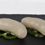 Le boudin blanc est fait à base de viande blanche. Il est généralement préparé selon les proportions 70 % de maigre et 30 % de gras.