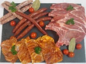 Ce colis rustique fait De morceaux divers et variés pour se faire plaisir tout simplement.