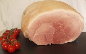 Il faut 6 mois pour obtenir un porc charcutier.